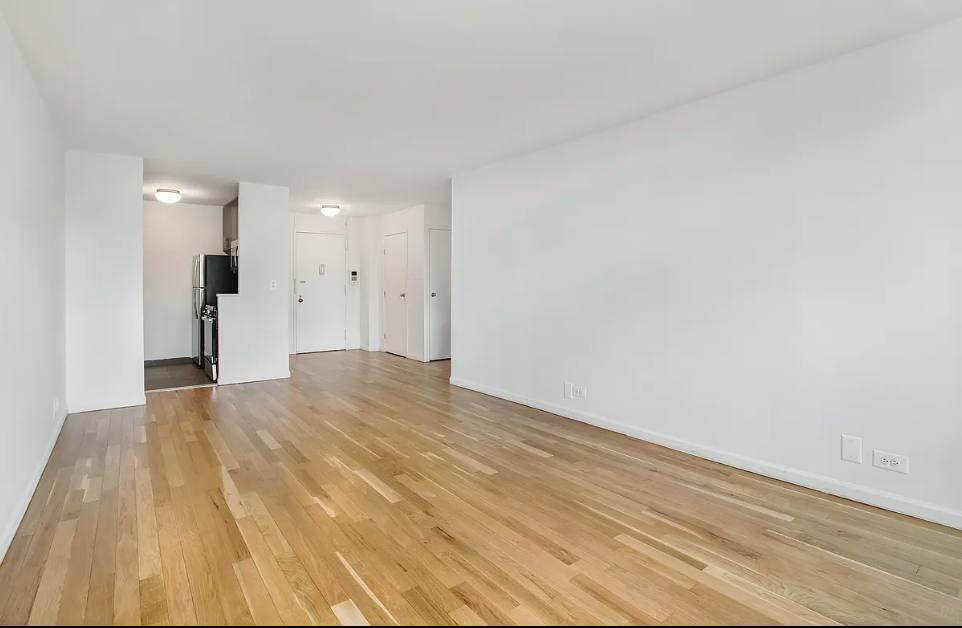 Apartment for rent at 301 Mercer St #20L, New York, NY 10003