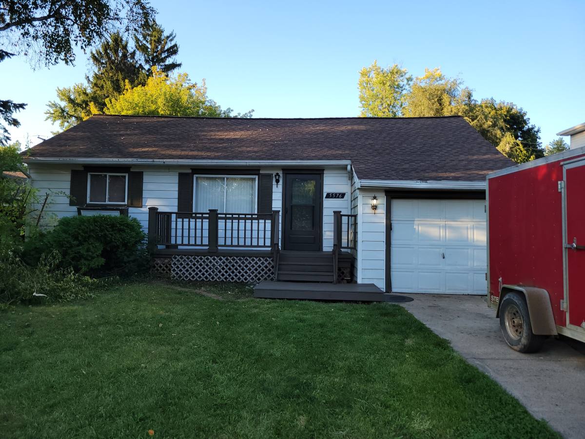 House for rent at 5576 Harrell Dr, Waterford, MI 48329