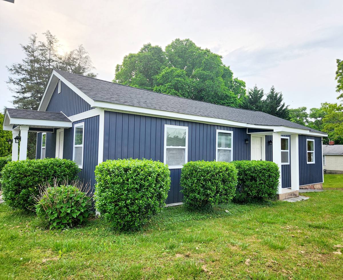 Townhouse for rent at 901 W 6th St, Chickamauga, GA 30707