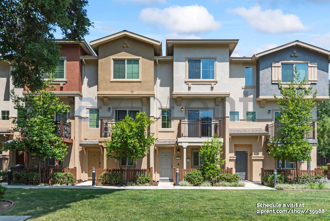 Townhouse for rent at 1260 Detroit Ave #4, Concord, CA 94520