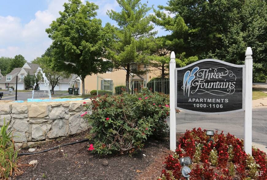 Apartment for rent at Three Fountains, 717 W 101st Terrace, Kansas City, MO 64114