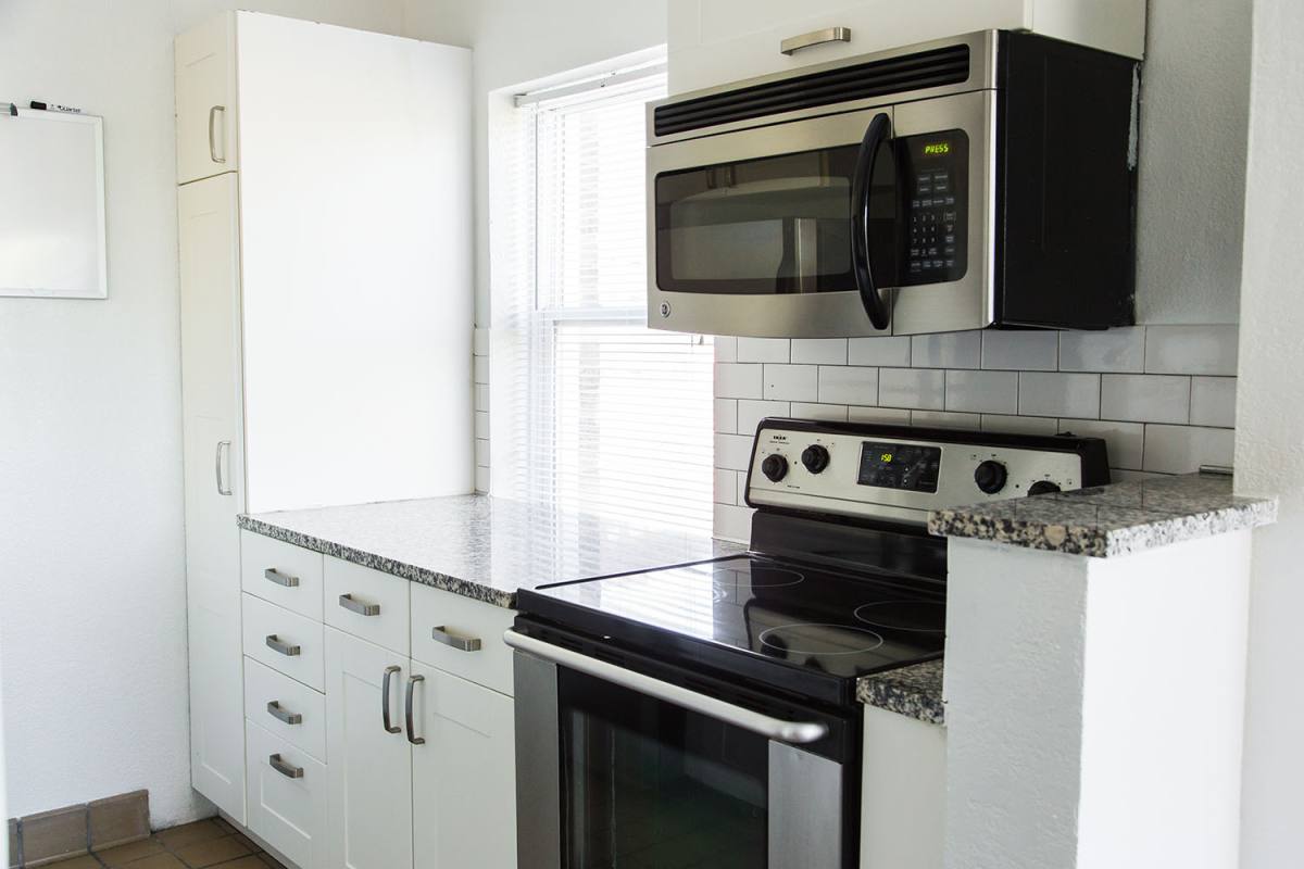 Apartment for rent at The Hamilton, 701 E Armour Blvd, Kansas City, MO 64109