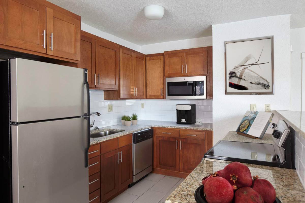 Apartment for rent at The Richelieu, 405 E Armour Blvd, Kansas City, MO 64109