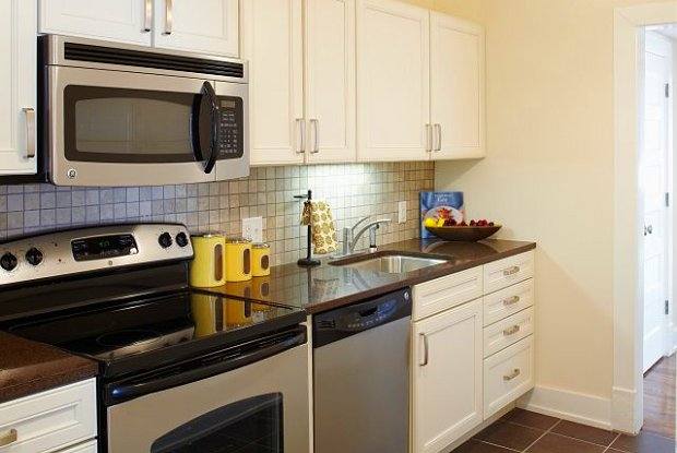 Apartment for rent at Paradise Flats, 308-310 E 34th St, Kansas City, MO 64111