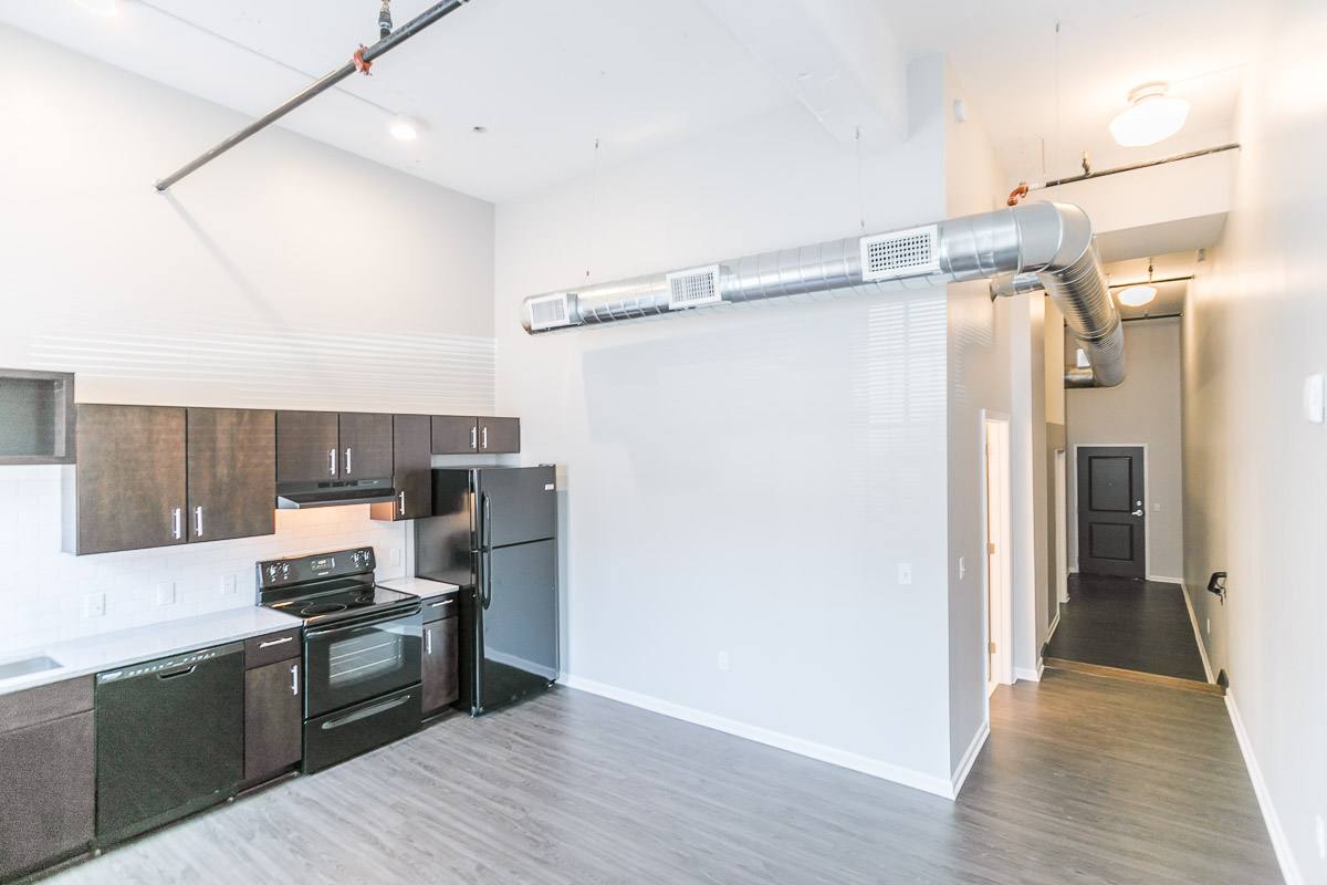 Apartment for rent at 915 Broadway Blvd, Kansas City, MO 64105