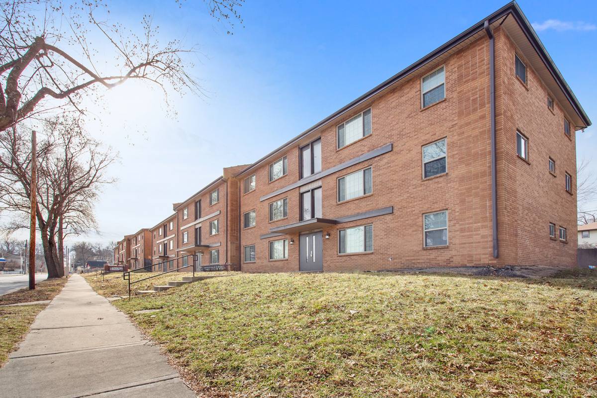 Apartment for rent at Park Place, 7000 Cleveland Ave, Kansas City, MO 64132