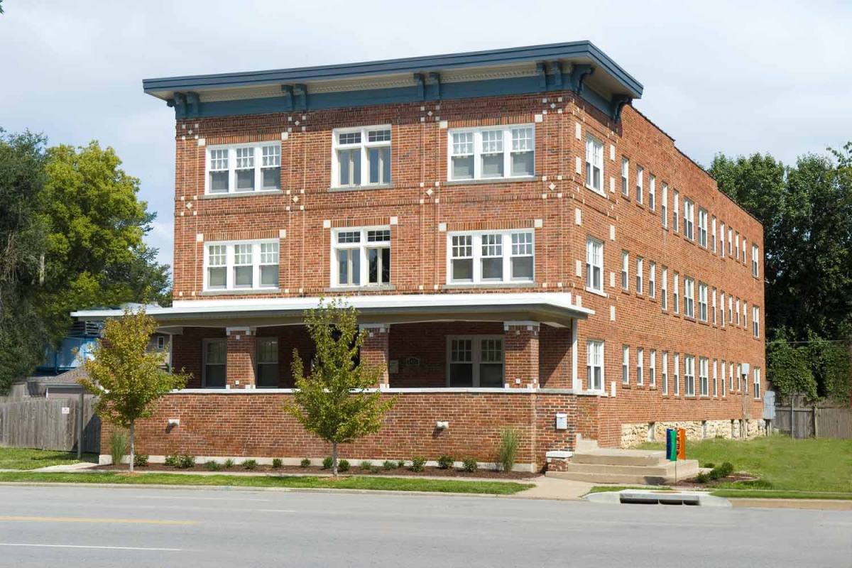 Apartment for rent at Gillham House, 3411 Gillham Rd, Kansas City, MO 64111