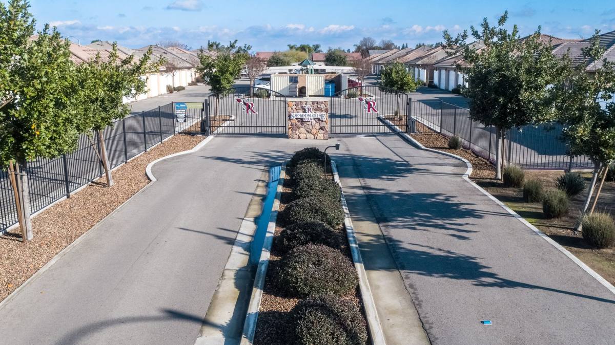 Apartment for rent at 770 Aberdeen St, Tulare, CA 93274