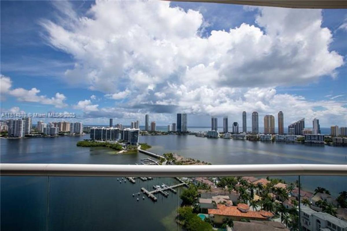 Apartment for rent at 6000 Island Blvd, North Miami Beach, FL 33160