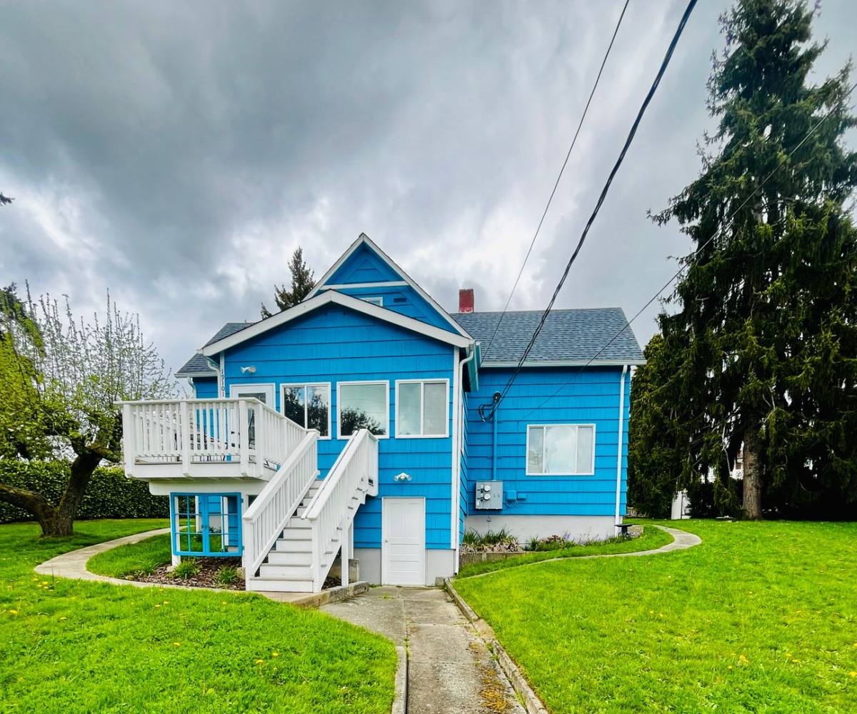 Apartment for rent at 19101 3rd Ave NE, Poulsbo, WA 98370