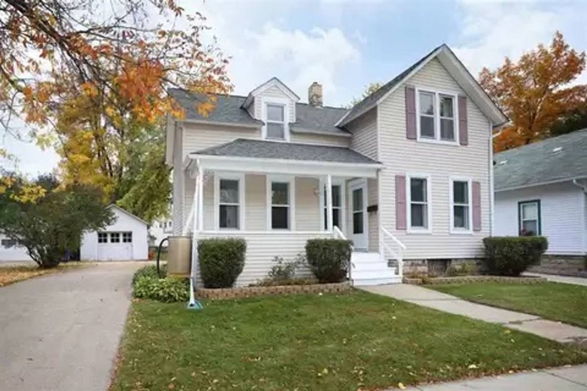 House for rent at 1012 W Elsie St, Appleton, WI 54914