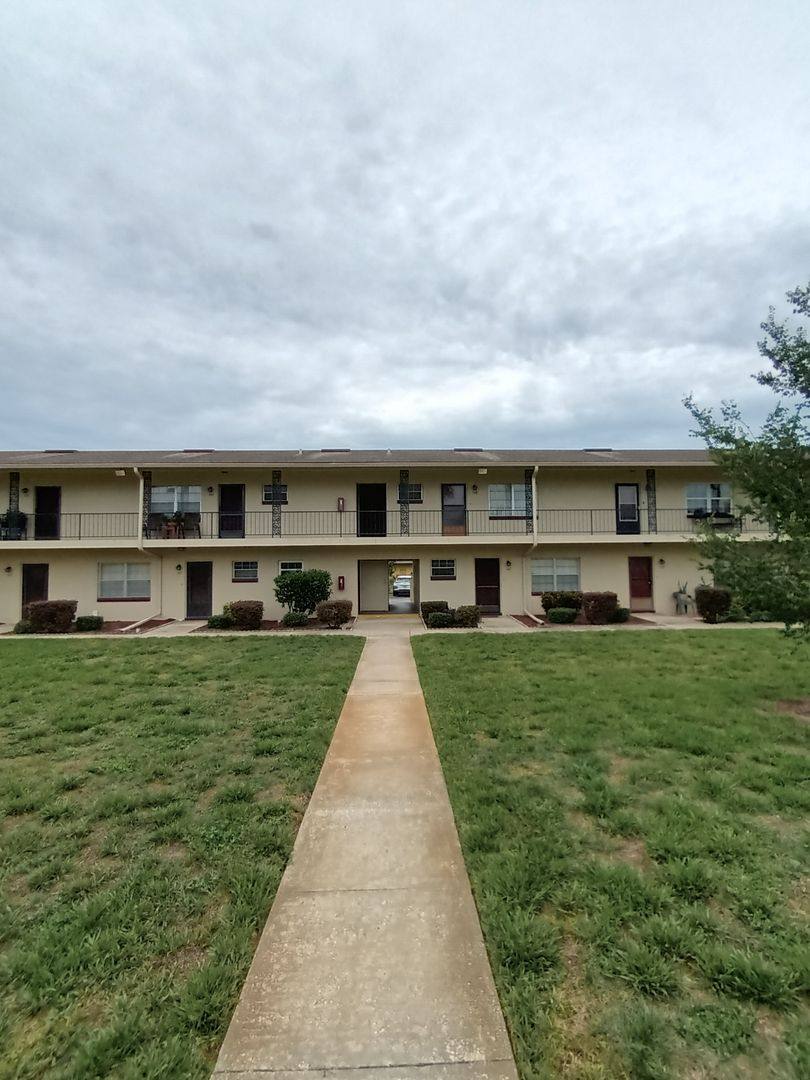 Condo for rent at 5505 Hernandes Dr, Orlando, FL 32808