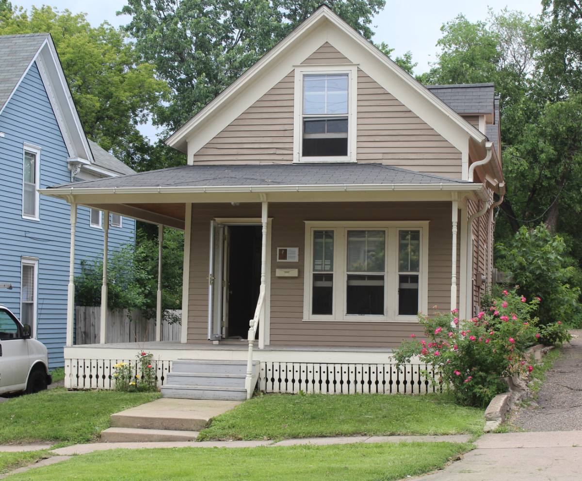House for rent at 695 Conway St, Saint Paul, MN 55106