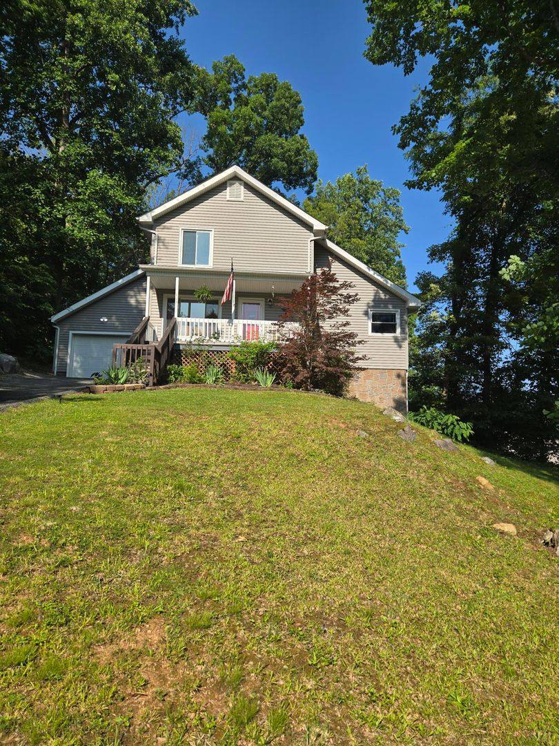 House for rent at 108 Lexington Ave, Elizabethton, TN 37643