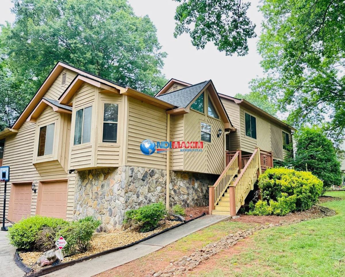 House for rent at 3946 Carriage Gate Dr, Duluth, GA 30096