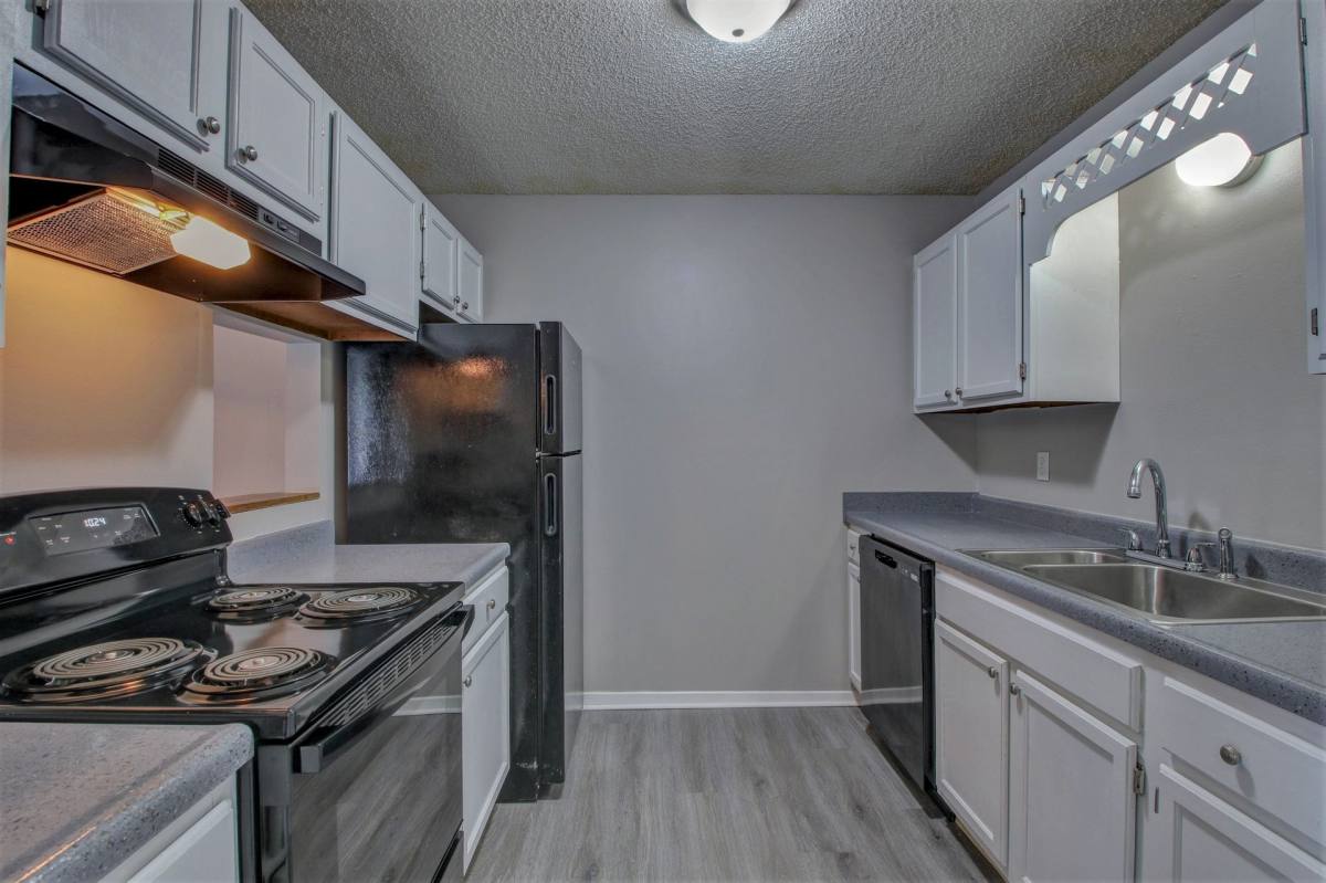 Apartment for rent at 100 Edgewood Dr, Maumelle, AR 72113