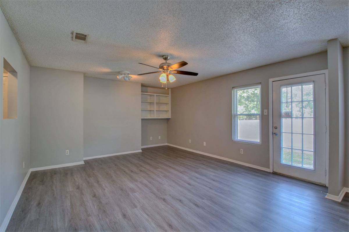 Apartment for rent at 100 Edgewood Dr, Maumelle, AR 72113