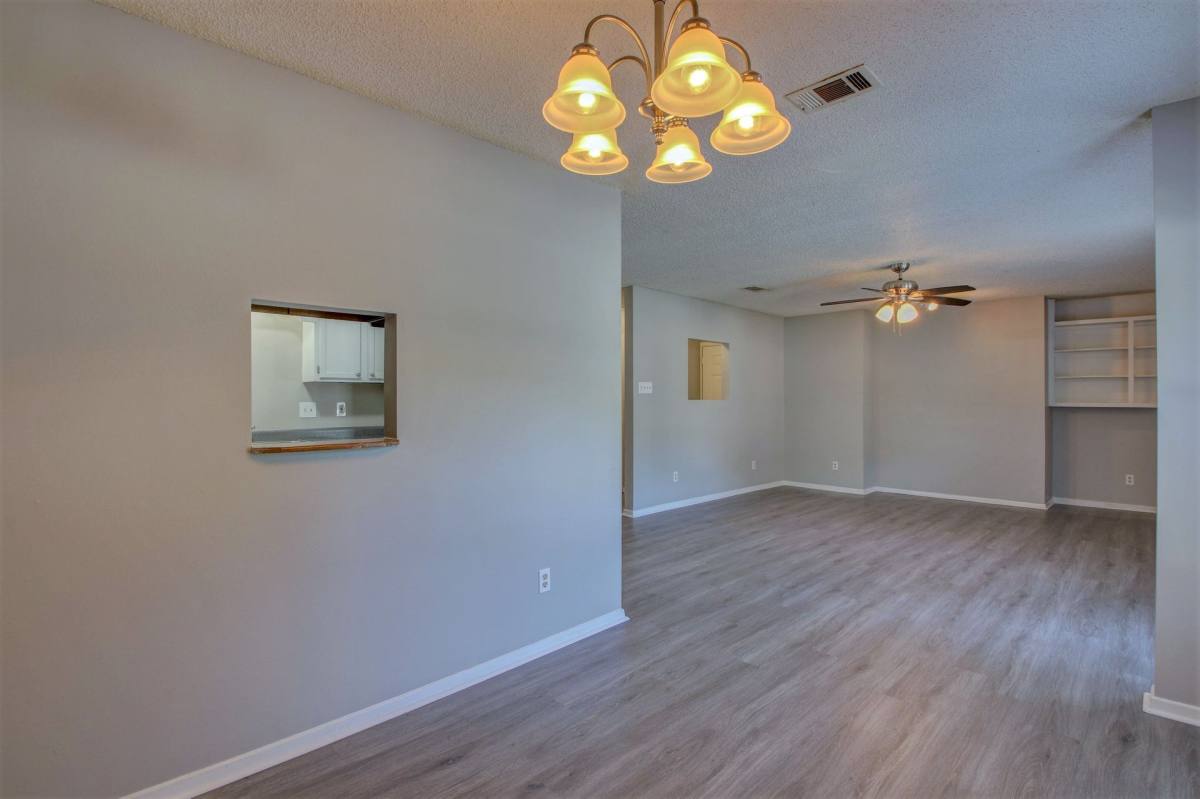 Apartment for rent at 100 Edgewood Dr, Maumelle, AR 72113
