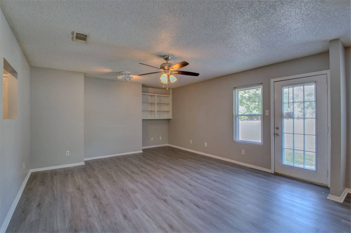 Apartment for rent at 100 Edgewood Dr, Maumelle, AR 72113