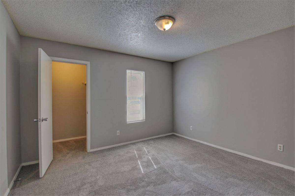 Apartment for rent at 100 Edgewood Dr, Maumelle, AR 72113