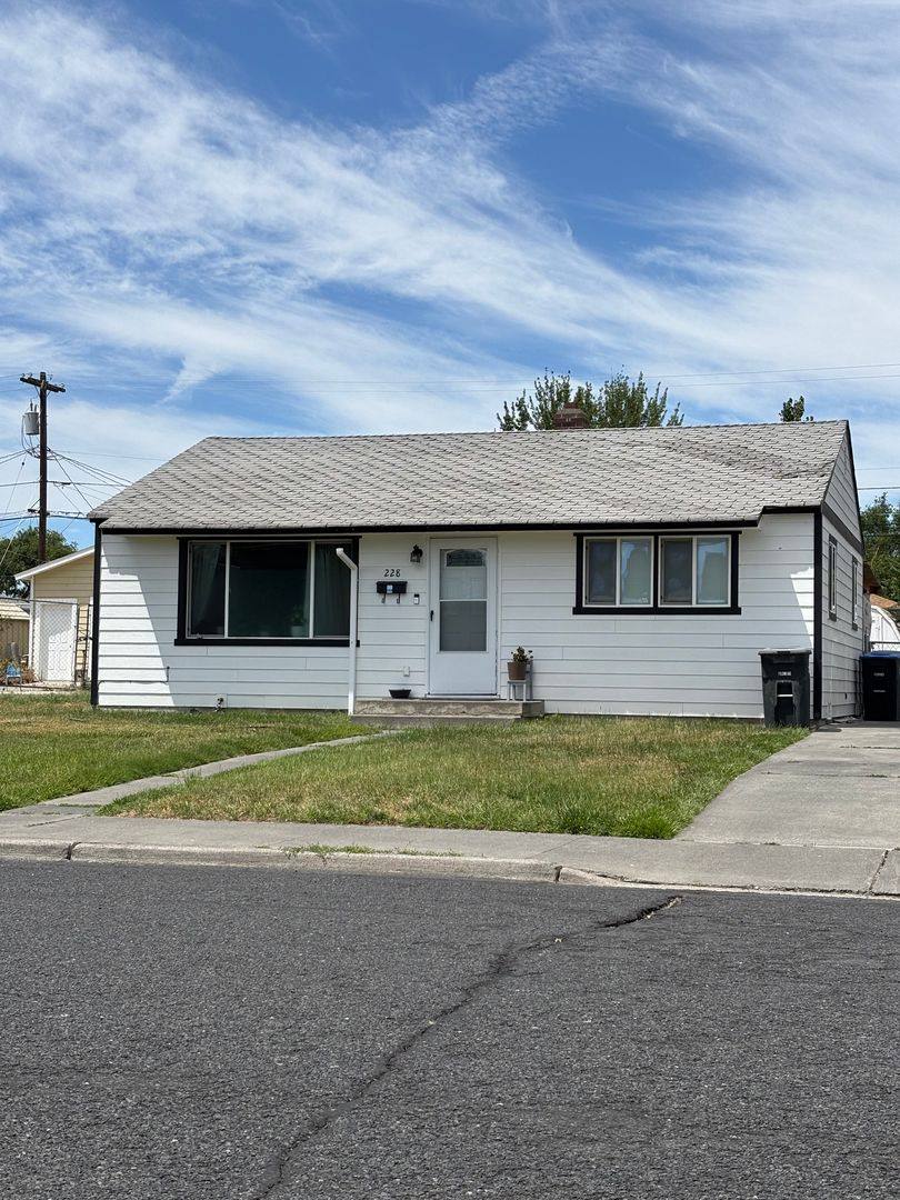House for rent at 228 Northshore, Moses Lake, WA 98837