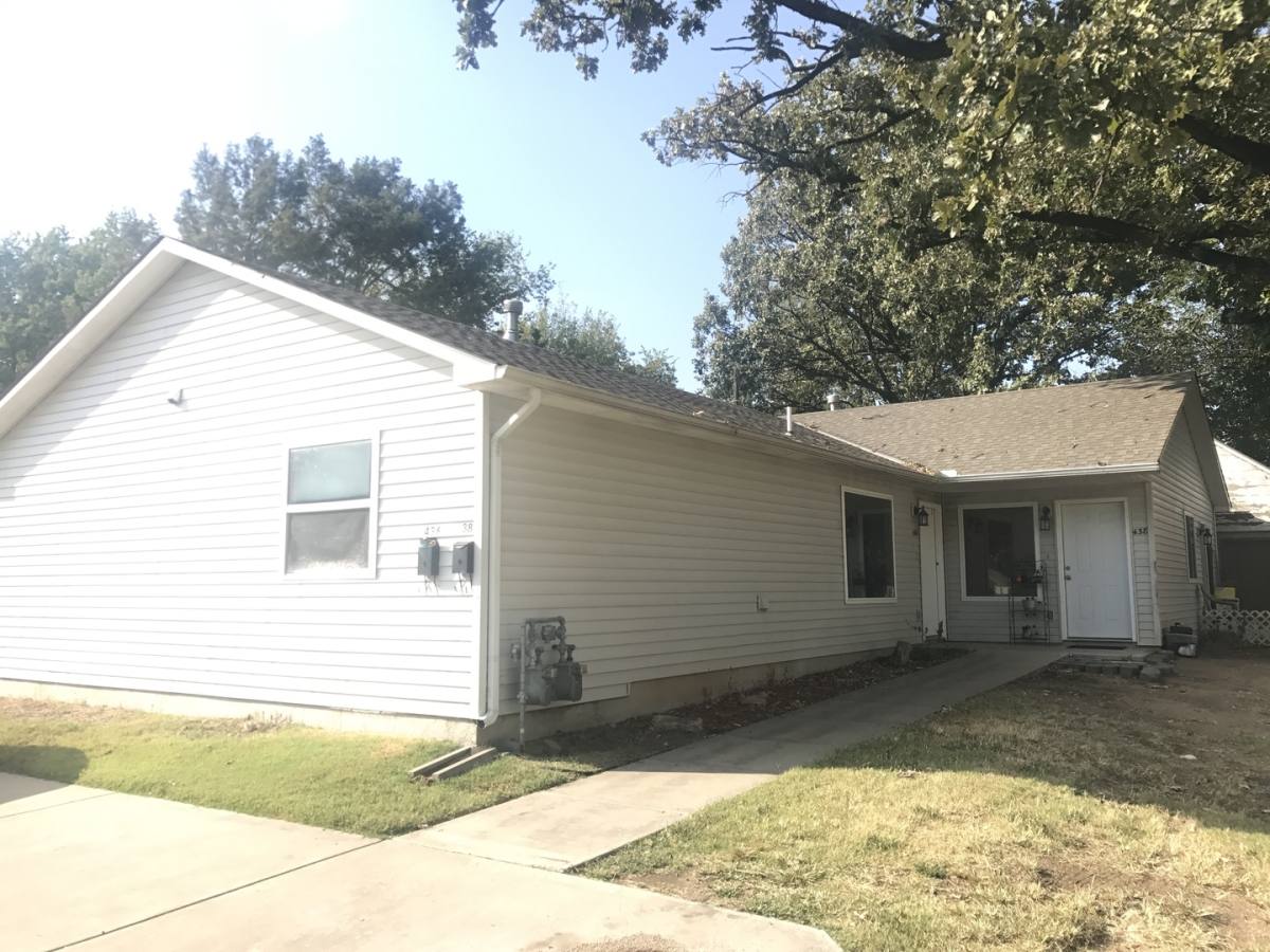 Apartment for rent at 436, 438 E Broadway, Augusta, KS 67010