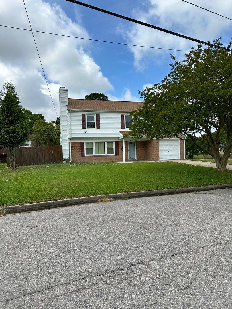 House for rent at 4425 Articles Lane, Virginia Beach, VA 23462