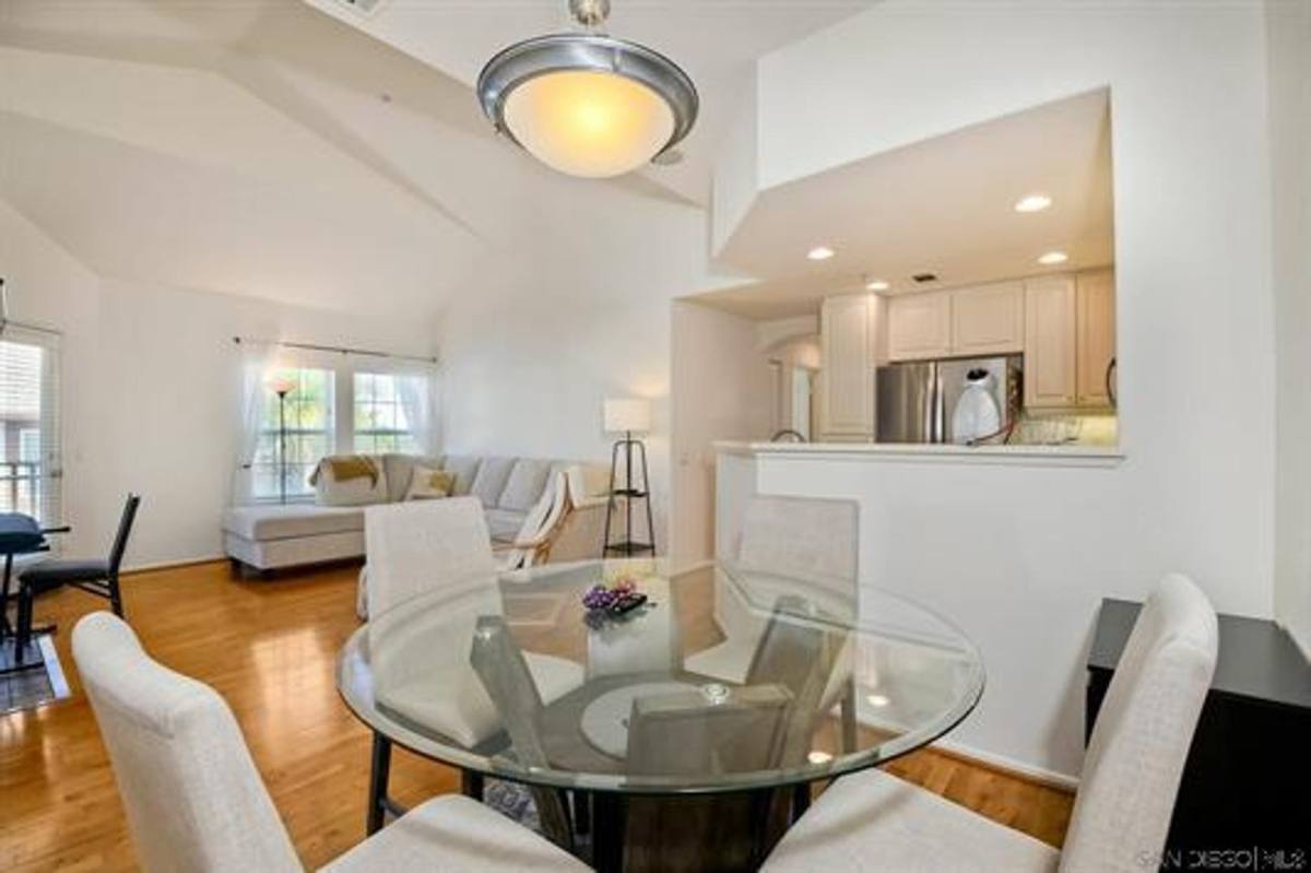 Townhouse for rent at 16940 Starling Sight, San Diego, CA 92127