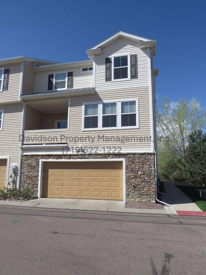 Townhouse for rent at 2633 Stonecrop Ridge Grove, Colorado Springs, CO 80910