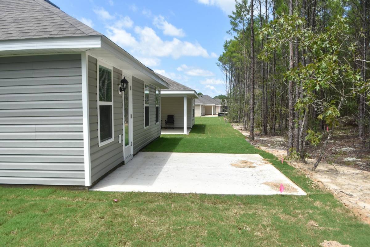 House for rent at 575 Earl Godwin Rd, Freeport, FL 32439