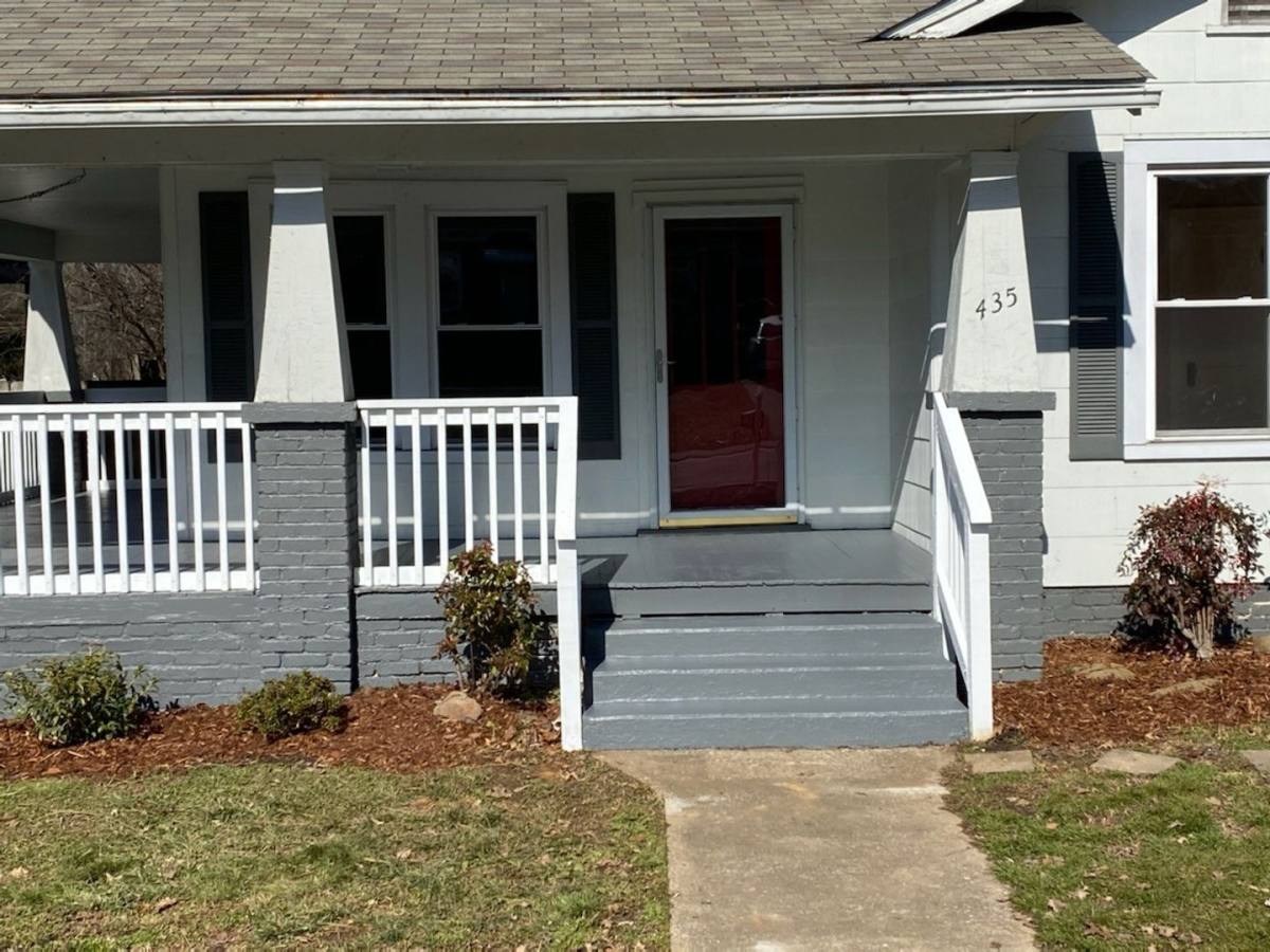 House for rent at 435 W Young High Pike, Knoxville, TN 37920