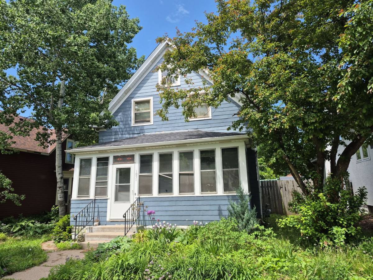 House for rent at 1051 Wilson Ave St Paul, Saint Paul, MN 55106