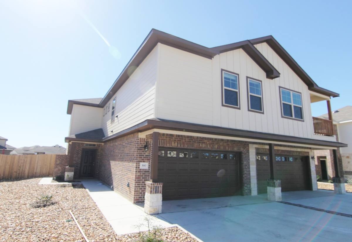 House for rent at 390 Creekside Curve, New Braunfels, TX 78130