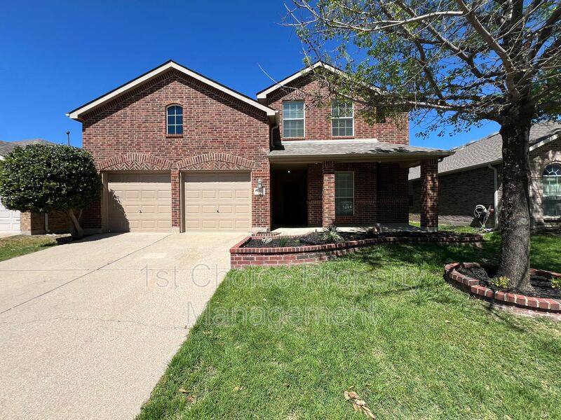 House for rent at 9221 Comanche Ridge Dr, Fort Worth, TX 76131
