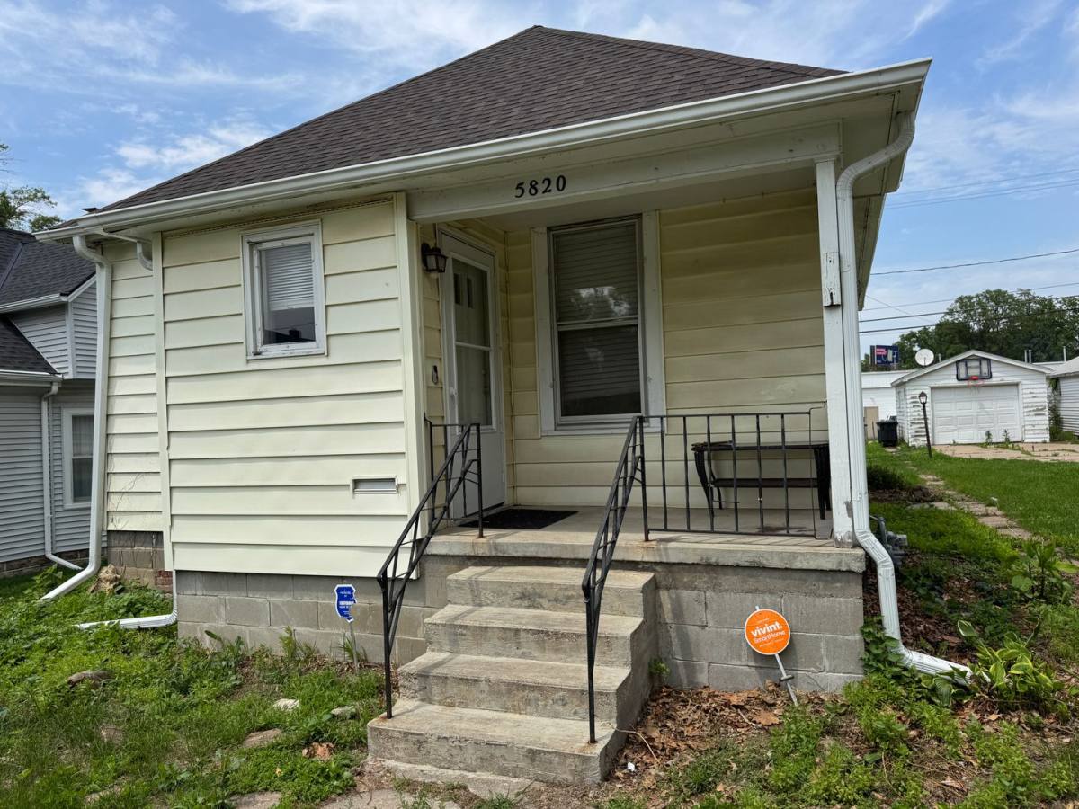 House for rent at 5820 Corby St, Omaha, NE 68104