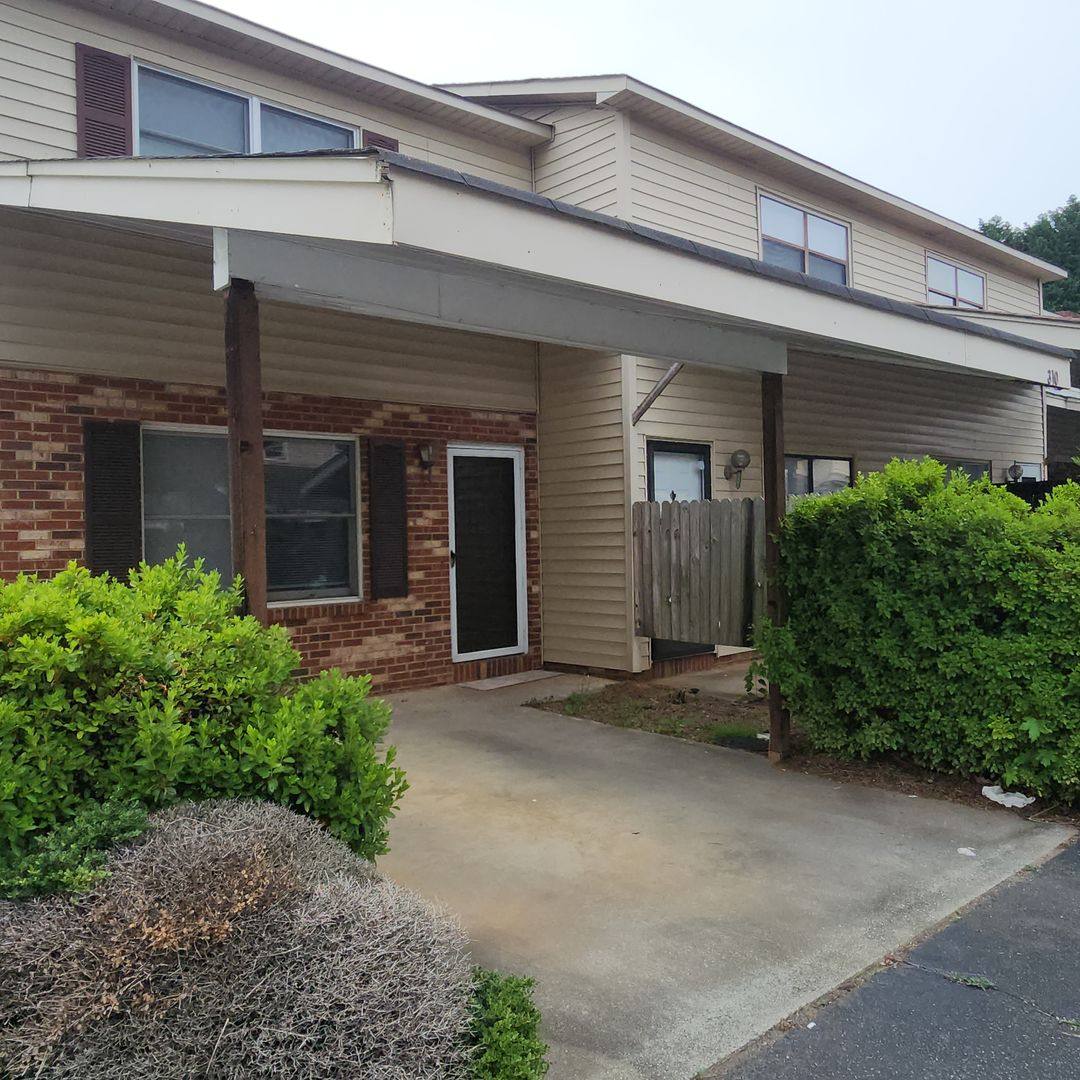 Townhouse for rent at 310 Timberline Dr, Winston Salem, NC 27101