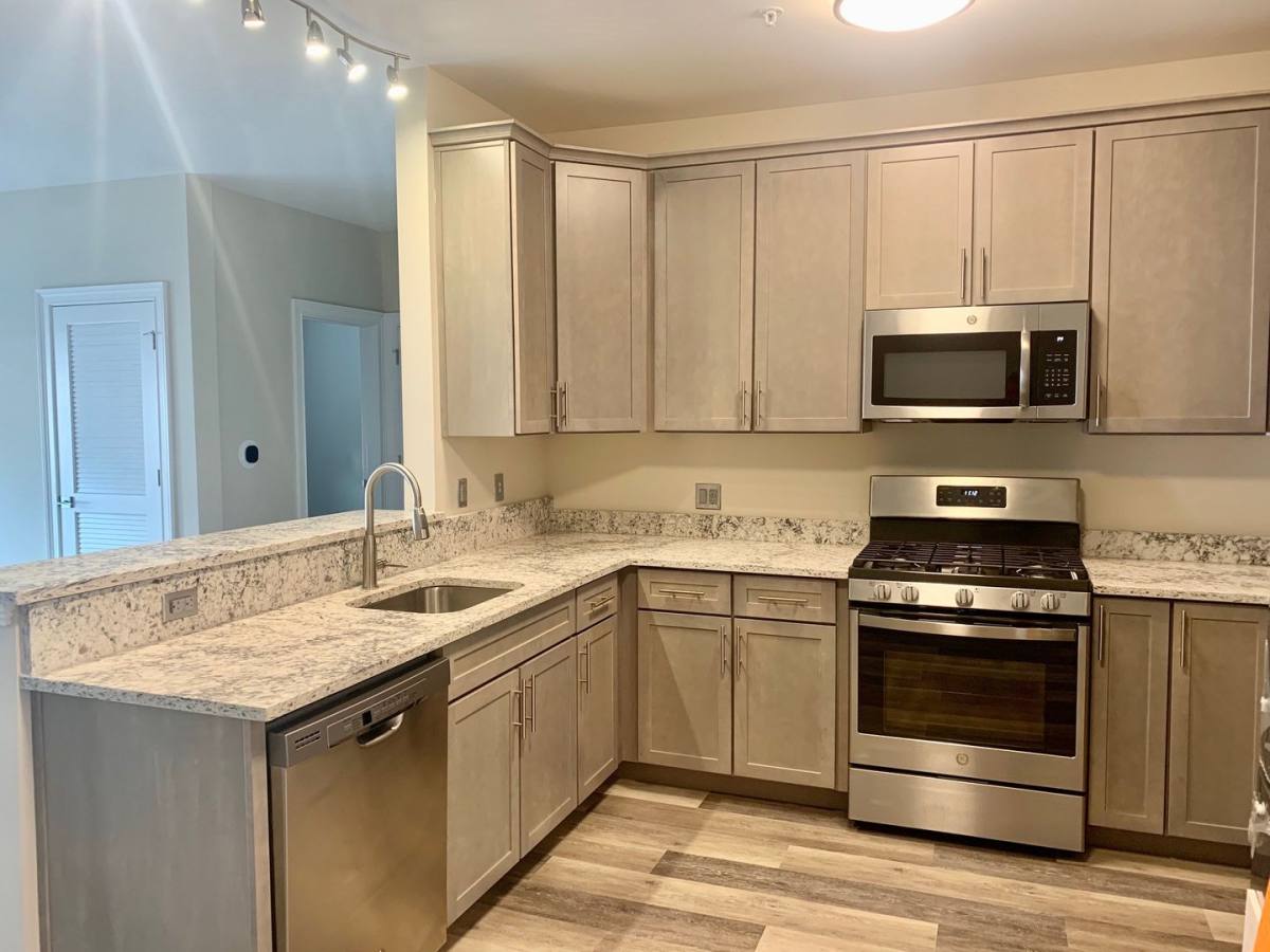 Apartment for rent at 70 Oak St, Rochelle Park, NJ 07662