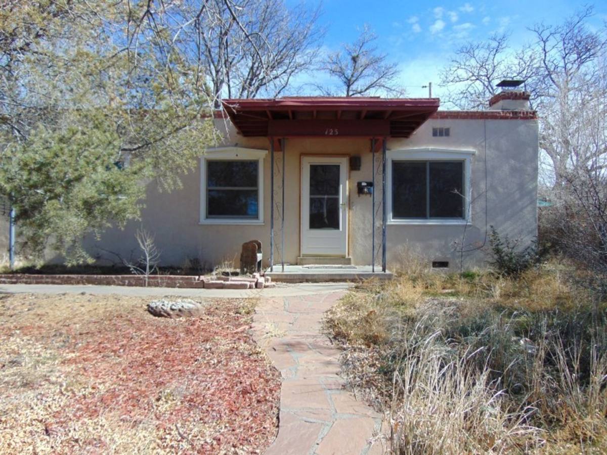 House for rent at 123 Sombrio Dr, Santa Fe, NM 87501