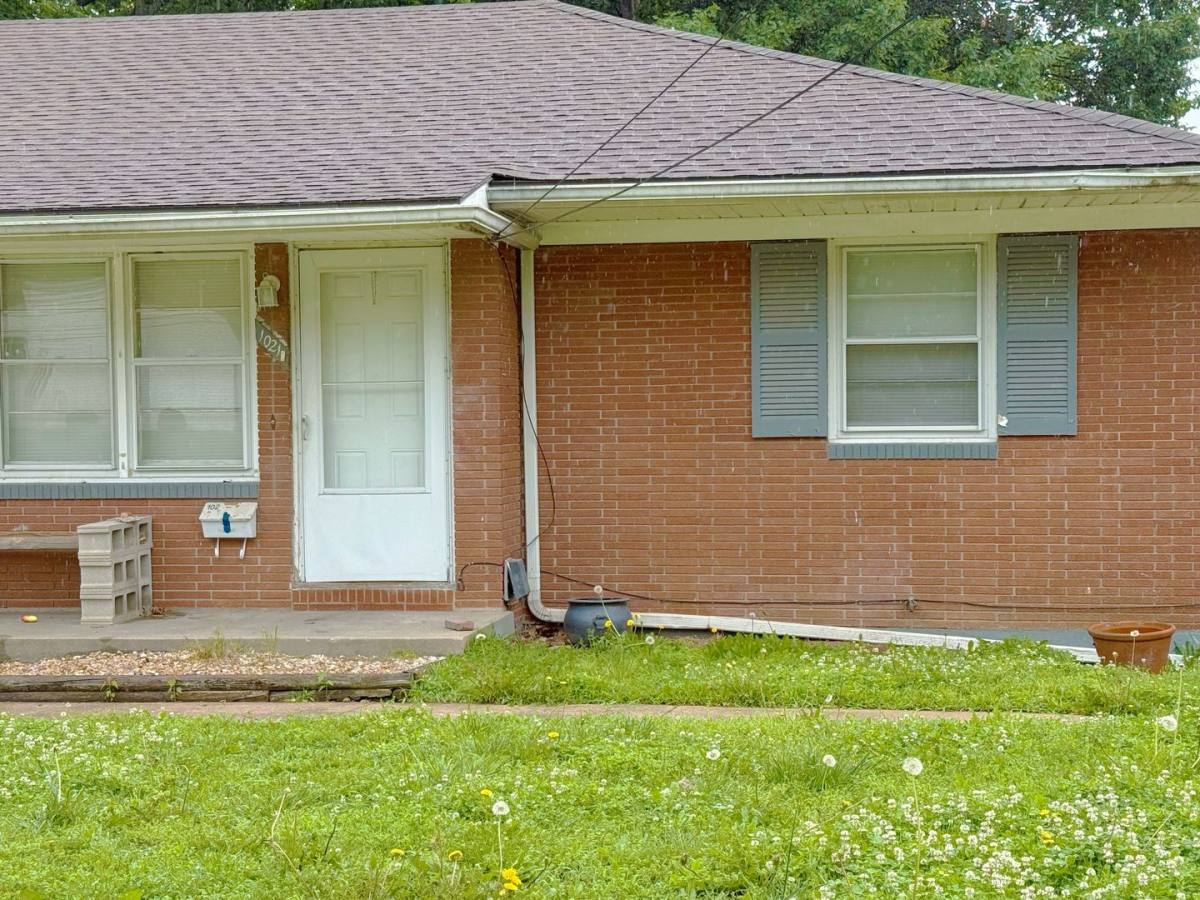 Apartment for rent at 1019 - 1021 S Appleton Ave, Independence, MO 64056