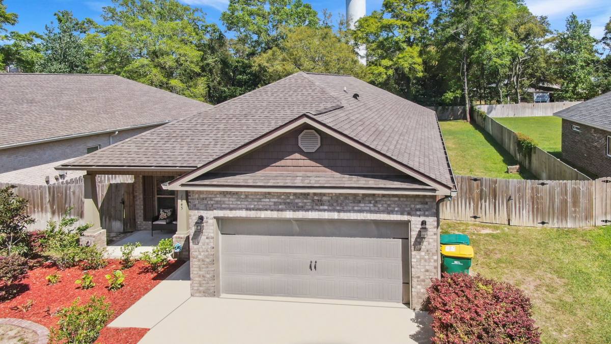 House for rent at 1445 Hickory St, Niceville, FL 32578