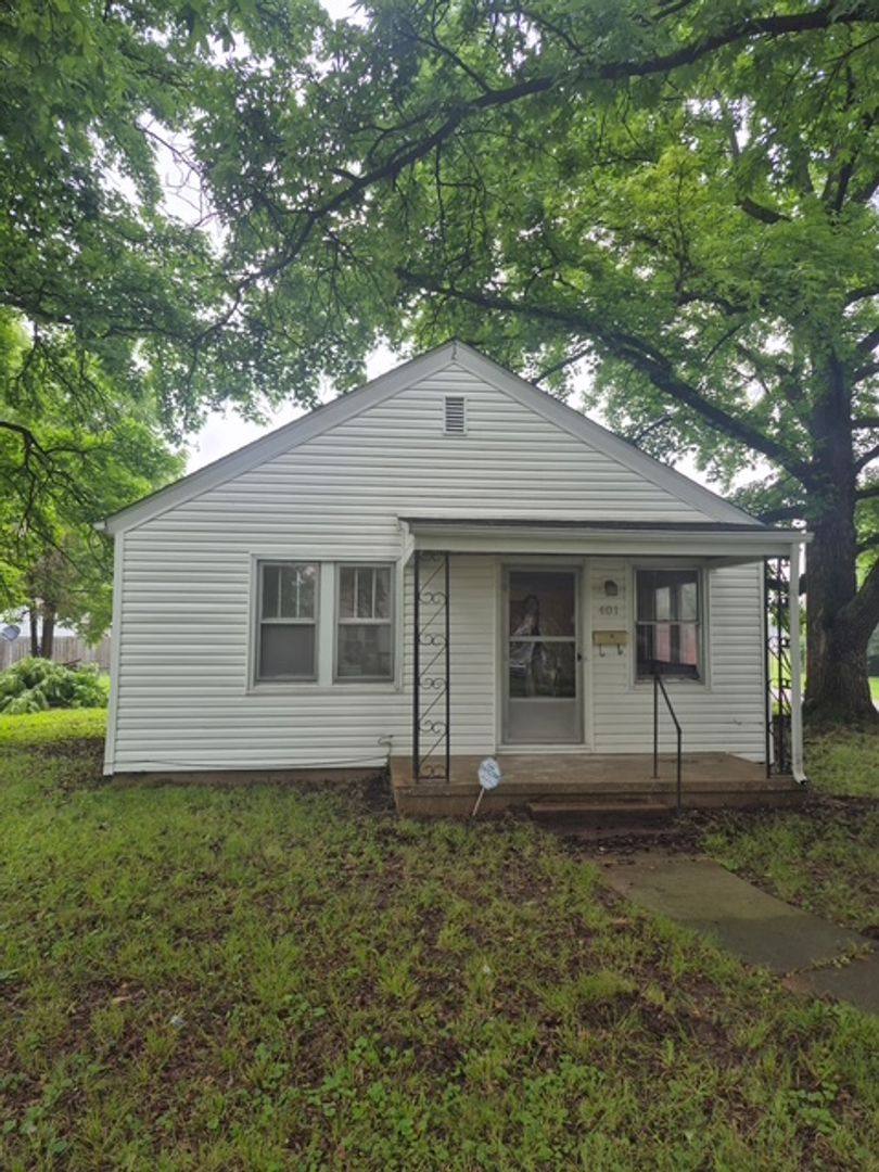 House for rent at 401 W 5th St, East Saint Louis, IL 62206
