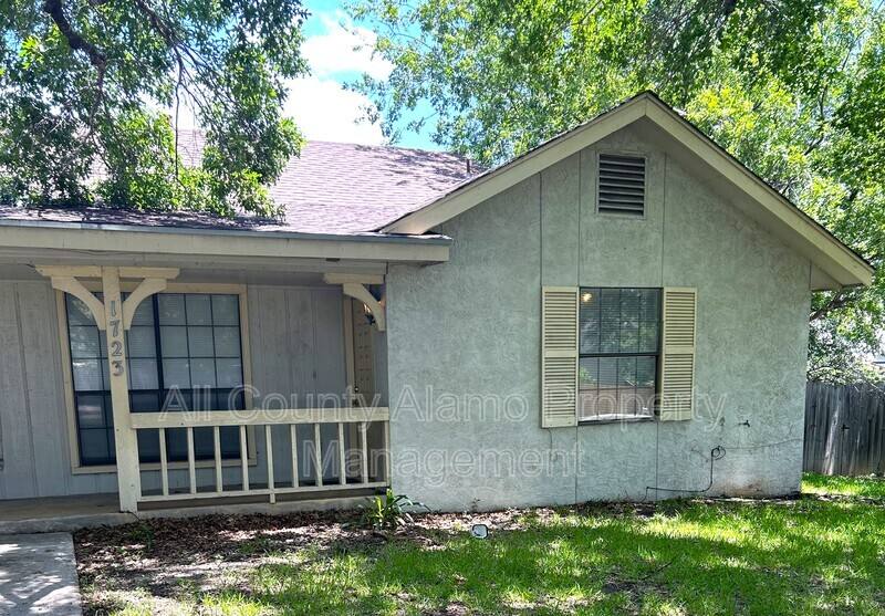 Apartment for rent at 1723 Patricia Dr, San Antonio, TX 78213