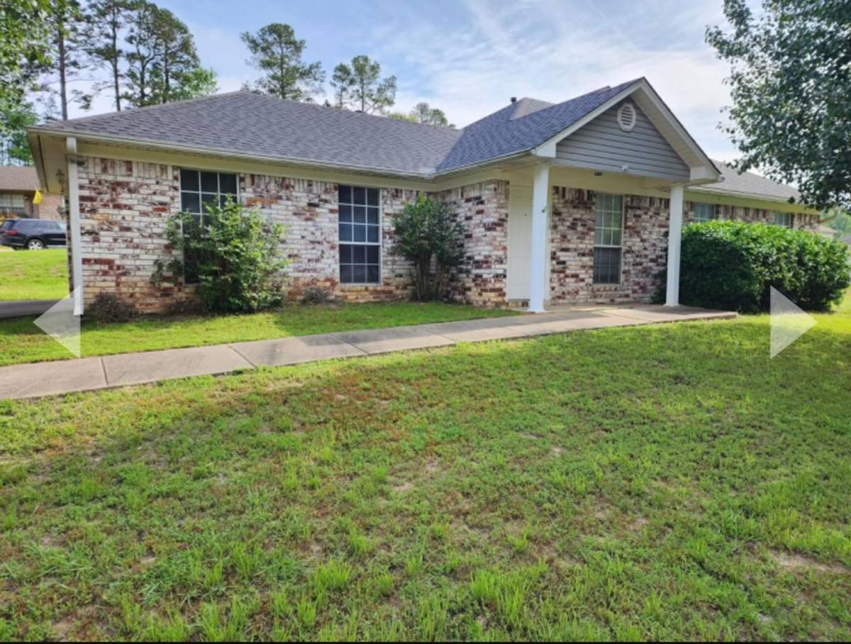 House for rent at 1616 Overview Dr, Benton, AR 72015