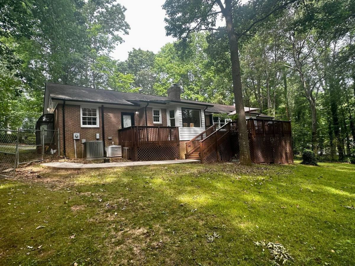 House for rent at 4316 Brookwood Rd, Charlotte, NC 28215