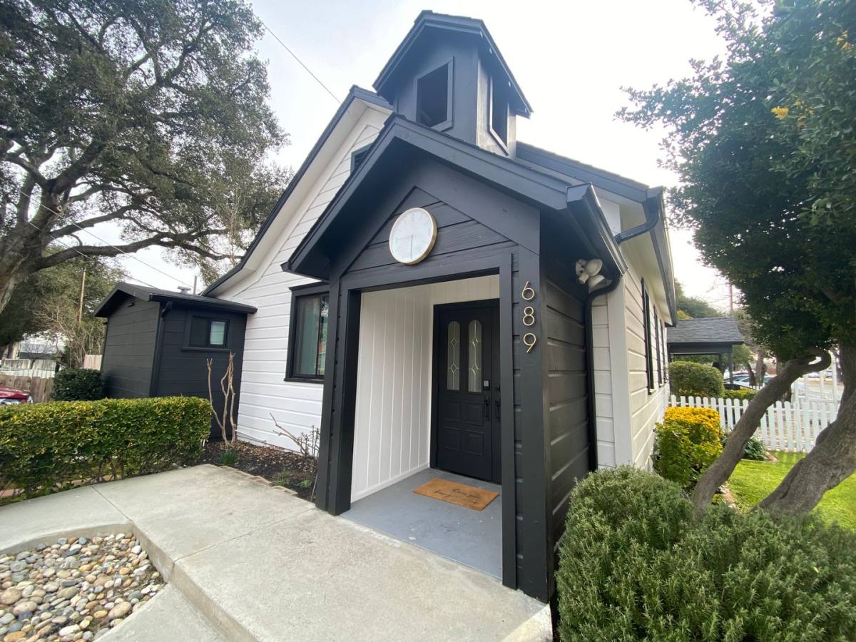 Townhouse for rent at 689 Crocker St, Templeton, CA 93465