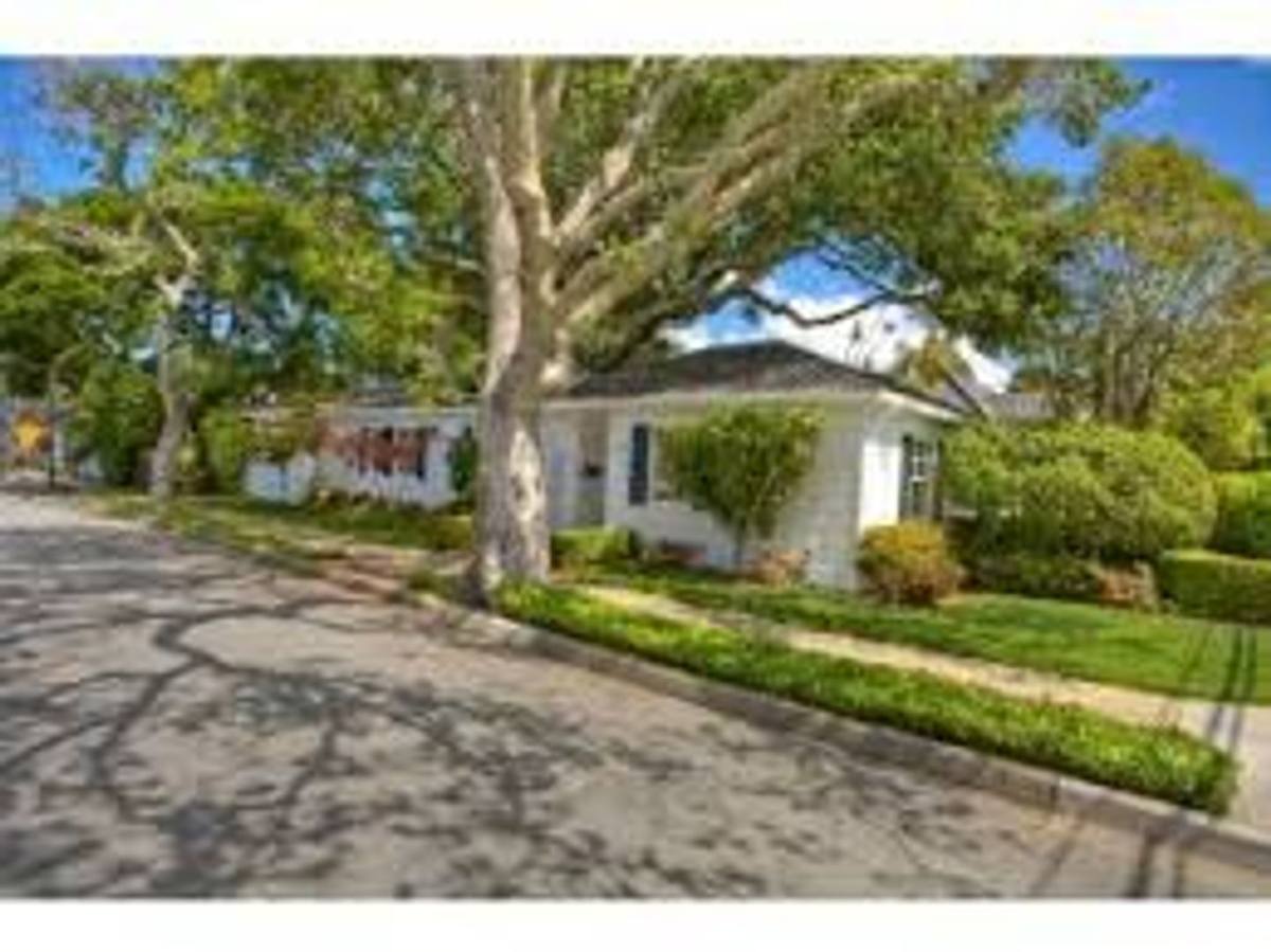 House for rent at 1815 Carmelita Ave, Burlingame, CA 94010
