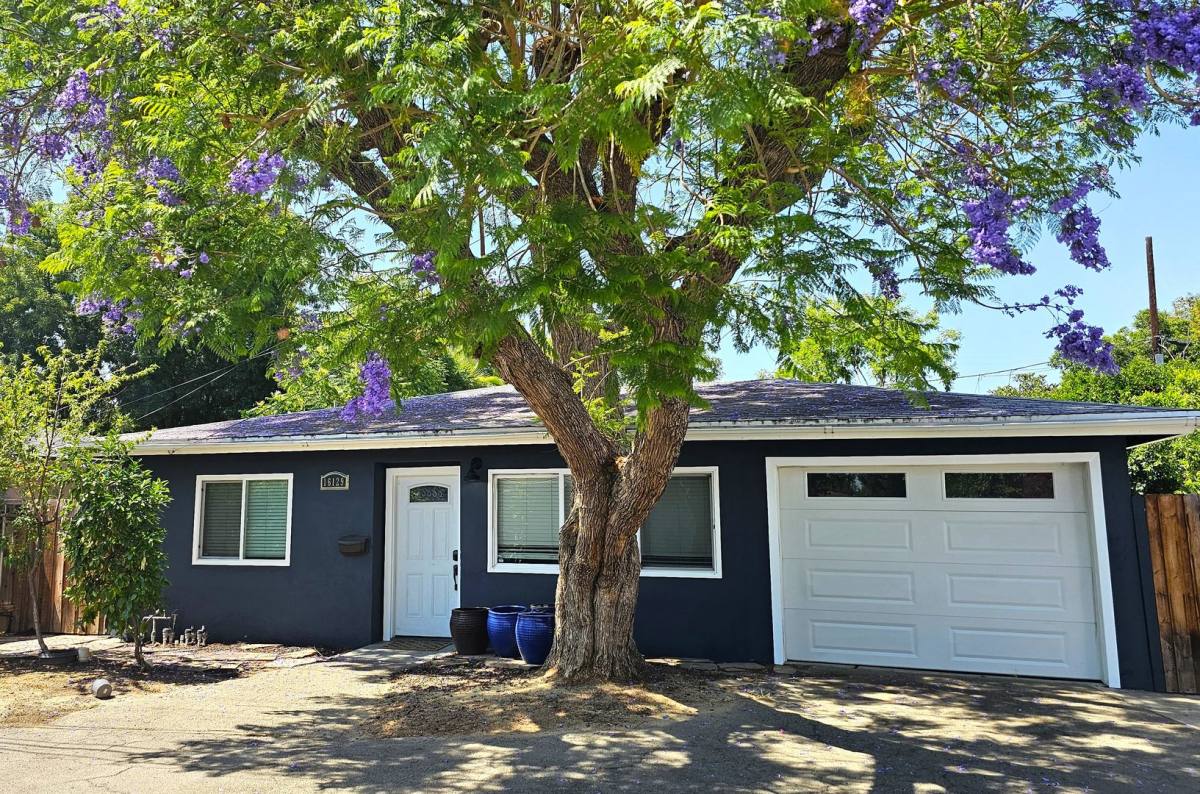 House for rent at 16129 Haynes St, Van Nuys, CA 91406