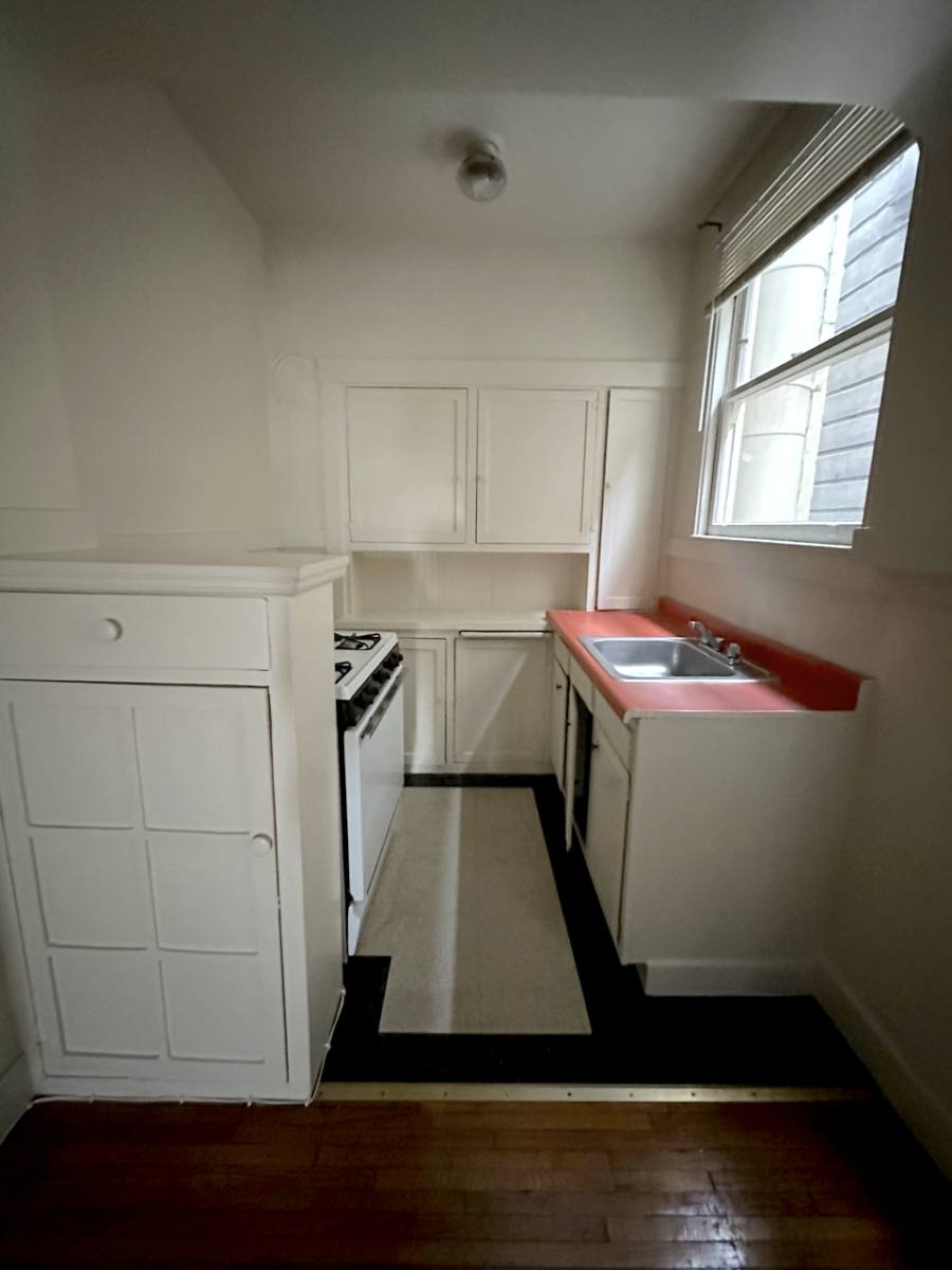 Apartment for rent at 508 Octavia St #1, San Francisco, CA 94102