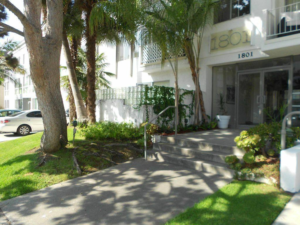 Apartment for rent at 1801 S Bentley Ave #202, Los Angeles, CA 90025