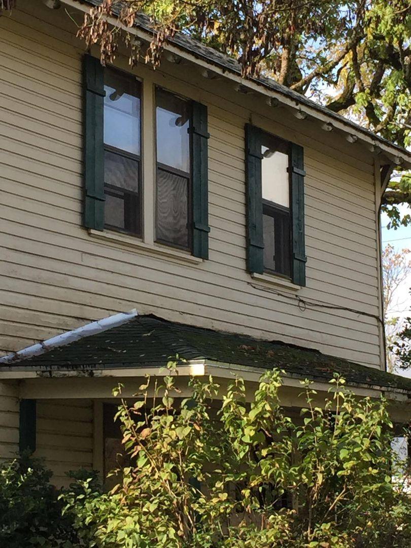 Apartment for rent at 303 NE D St, Grants Pass, OR 97526